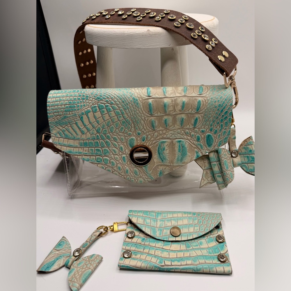 Elegant Tourqoise Croc Embossed Leather Clear Stadium Crossbody